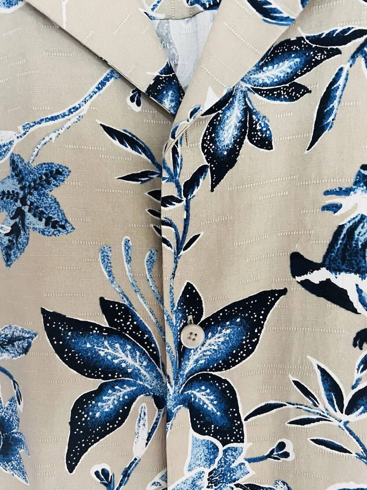 CLAIBORNE Mens 100% Silk Hawaiian Shirt Sz L Floral Print Button Down Beige Blue